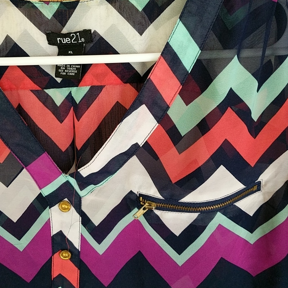 Blouse - Picture 2 of 2